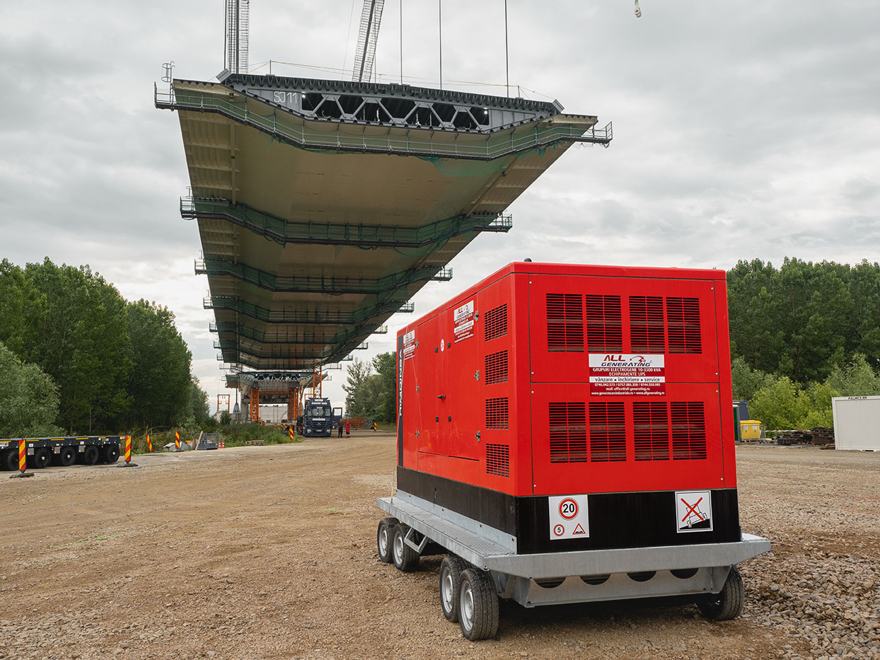 Himoinsa Generator at bridge construction