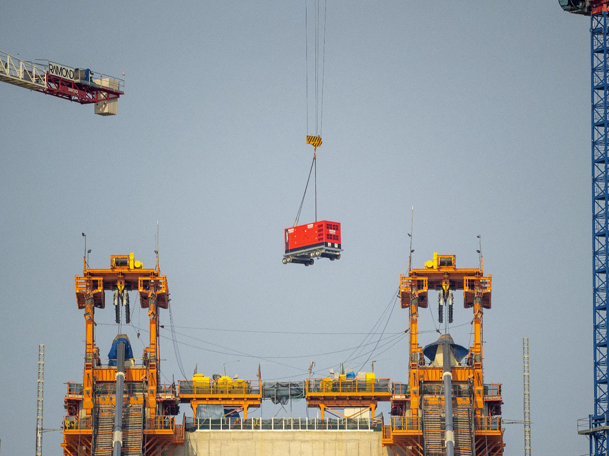 Himoinsa Generator being lifted by crane